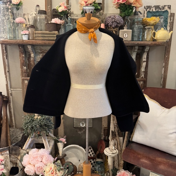 NWT TAHARI BLACK BLAZER | GOLD ENGRAVED BUTTONS | PIPING | TAILORED | JACKET | M - Picture 10 of 15